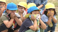 中学生が幼稚園児に防災指導  職場体験学習の一環　高松市