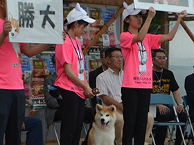 ザギトワの愛犬マサルのきょうだい、秋田犬の「勝大」もよろしく