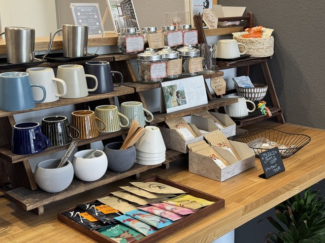 カフェコーナーはセルフサービス（画像提供：HONBAKO）