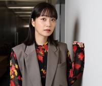 深川麻衣（撮影・石井剣太郎）