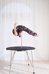 棒をくわえた口だけで後屈した身体を支える「マリネリベンド」又の名「ズゥブニク」／投稿主提供