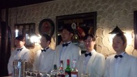 2017年のカクテル大会（長尾さんは中央）