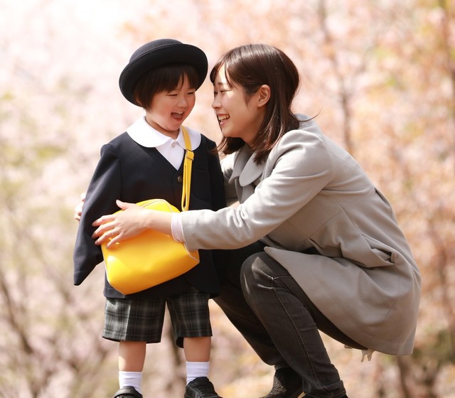 笑顔の親子※画像はイメージです（yamasan/stock.adobe.com）