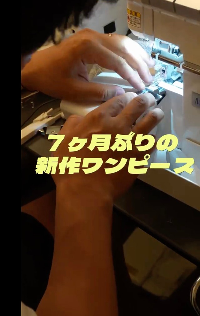 7カ月ぶりにミシンへ向かう様子／「ラガーマンパパの裁縫部屋｜神野プーパッポン」さん（@sakurako_3046）提供