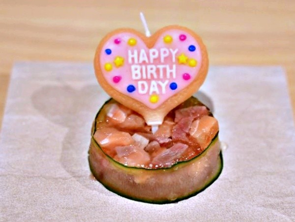 シャルくんの誕生日に用意した「本鮪と信州サーモンの鰹節ゼリー寄せ」（画像提供：しゃるどねこさん）