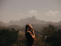 明るい未来を遠くから願う。日英間で遠距離恋愛を続ける友人たち