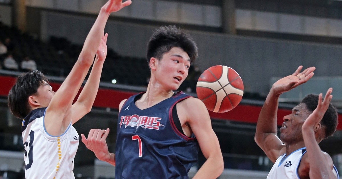 バスケ - 連覇をめざした福岡大大濠 敗退後、後輩に思いを託した