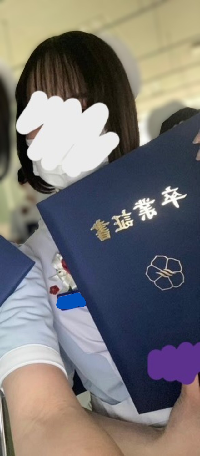 看護学生時代の娘さん／U＿U Nsさん（@u_uns_3023）提供