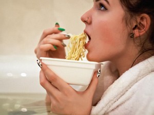 私を元気づけたのは、食べることが大好きな女性アイドルだった