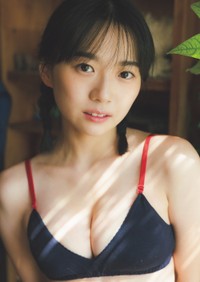 「週プレ」に登場した月山鈴音©カノウリョウマ／集英社