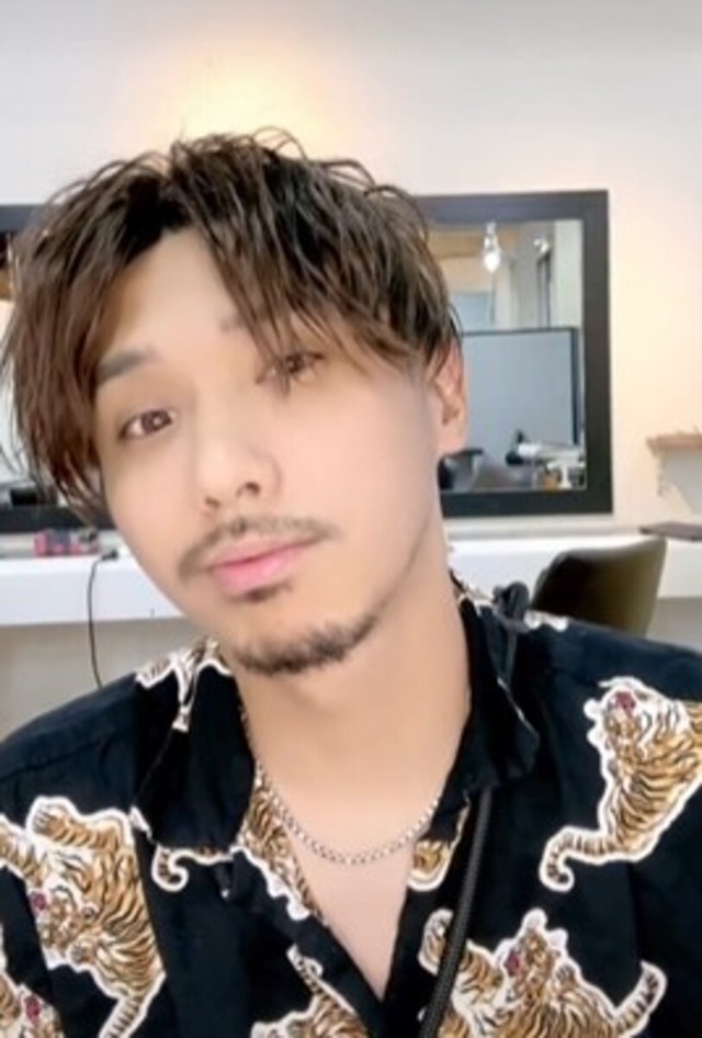 ウィッグ装着後／かつらニキ（ノゾエタカシ）さん（@katsuraniki）提供