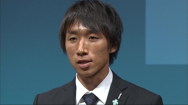 岡山市の企業の入社式に参加した岡村選手（2015年）