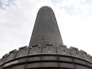 南アフリカのポンテタワー、かつて「世界一高いスラム」　今の姿は?　足を踏み入れた