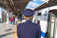 車掌　※画像はイメージです（Zuzana/stock.adobe.com）