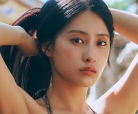 澄田綾乃さんの写真集「澄田綾乃写真集『花澄想』」