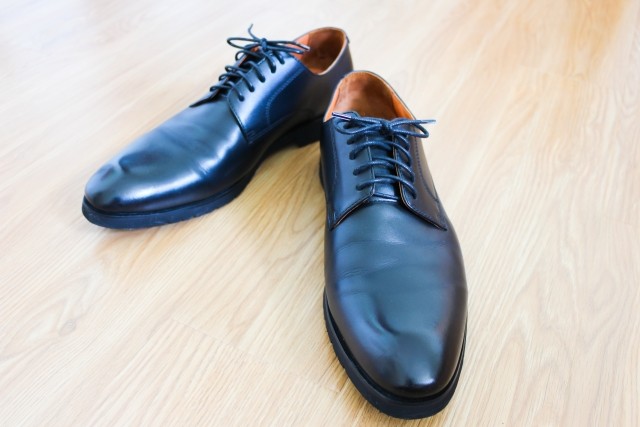 みなさんの靴のかかとに穴は開いてますか？