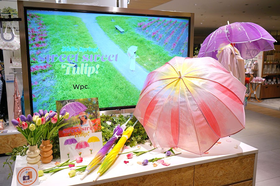 PR】雨の日も気分上がる！パール＆チューリップな「映え」傘が話題