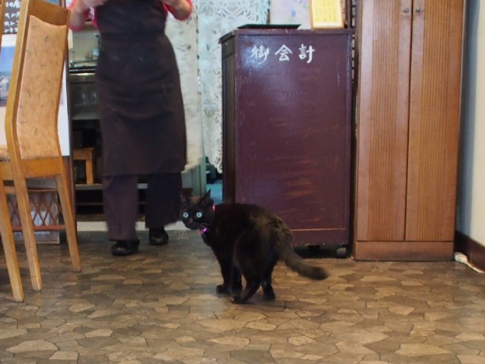 食事ができたら、客席から離れる