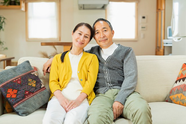 男女の夫婦※画像はイメージです（One/stock.adobe.com）