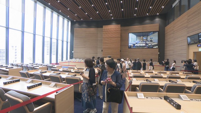 岡山市役所の新庁舎　議場