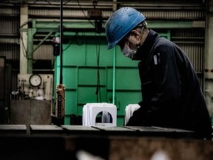年下の商社マンに頭を下げる工場長を見た、あの日が私の人生の転機