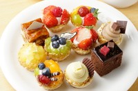 おいしそうなコンビニスイーツ※画像はイメージです（photosomething/stock.adobe.com）