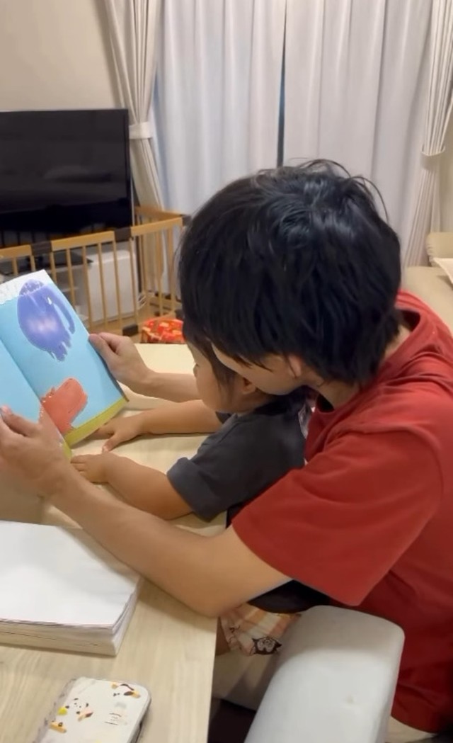 れにちゃんとパパは仲良し／投稿主さん（@amakuticurry）提供