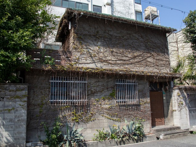 空き家を放置し続けると、固定資産税が6倍に跳ね上がってしまうこともあります（c）Getty Images