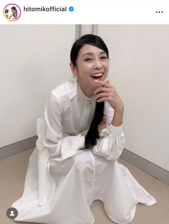 黒木瞳インスタグラム(@hitomikofficial)より