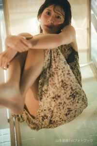 山本里菜アナウンサーの1stフォトブックより＝©東京祐／講談社