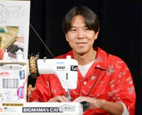 コカドケンタロウ