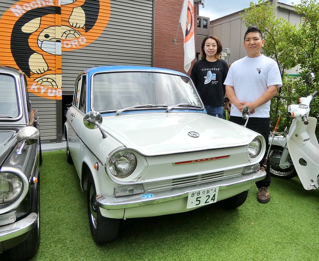 「クーラーがないため冷風が出るようにした」という北井さん夫妻（京都市伏見区中島宮ノ前町）
