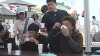 「わんこそうめん」早食い大会