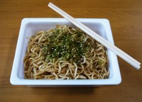 なぜカフェにペヤングを持ち込んでいいと思ったのか…