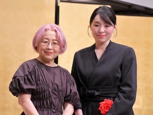 芥川賞・直木賞贈呈式　小砂川チトさん、朝倉かすみさん　受賞の喜び語る