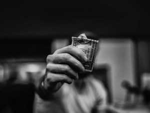 時給千円弱の非正規雇用の私はどうやって生きていくんだろう