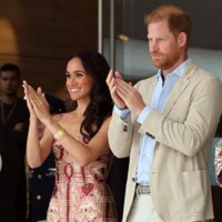 　ソーシャルメディアの危険性から子供たちを守る対策を求めているヘンリー王子（右）とメーガン妃