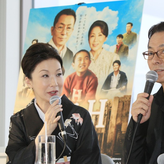 水谷豊（右）と伊藤蘭＝2013年