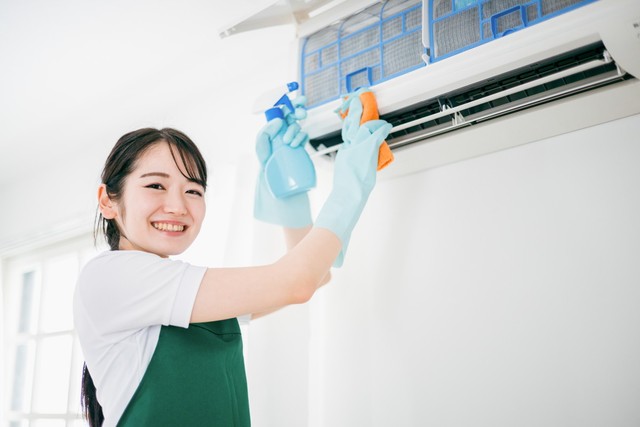 多くの人が、夏が終わった後のエアコンのメンテナンスに関心　※画像はイメージです（buritora/stock.adobe.com）