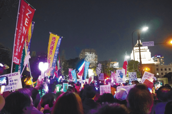 各地で平和デモ「戦争、胸痛む」 ｜ 朝日小学生新聞 | 朝日中高生新聞