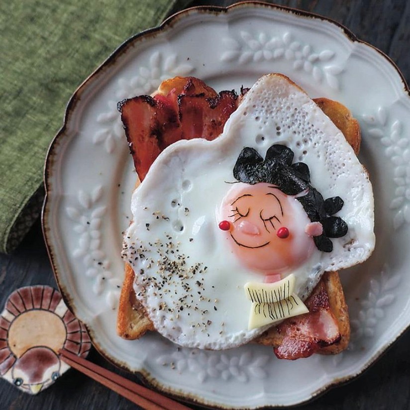 サザエさんからちびまる子ちゃんまで…「目玉焼きアート」の再現度が