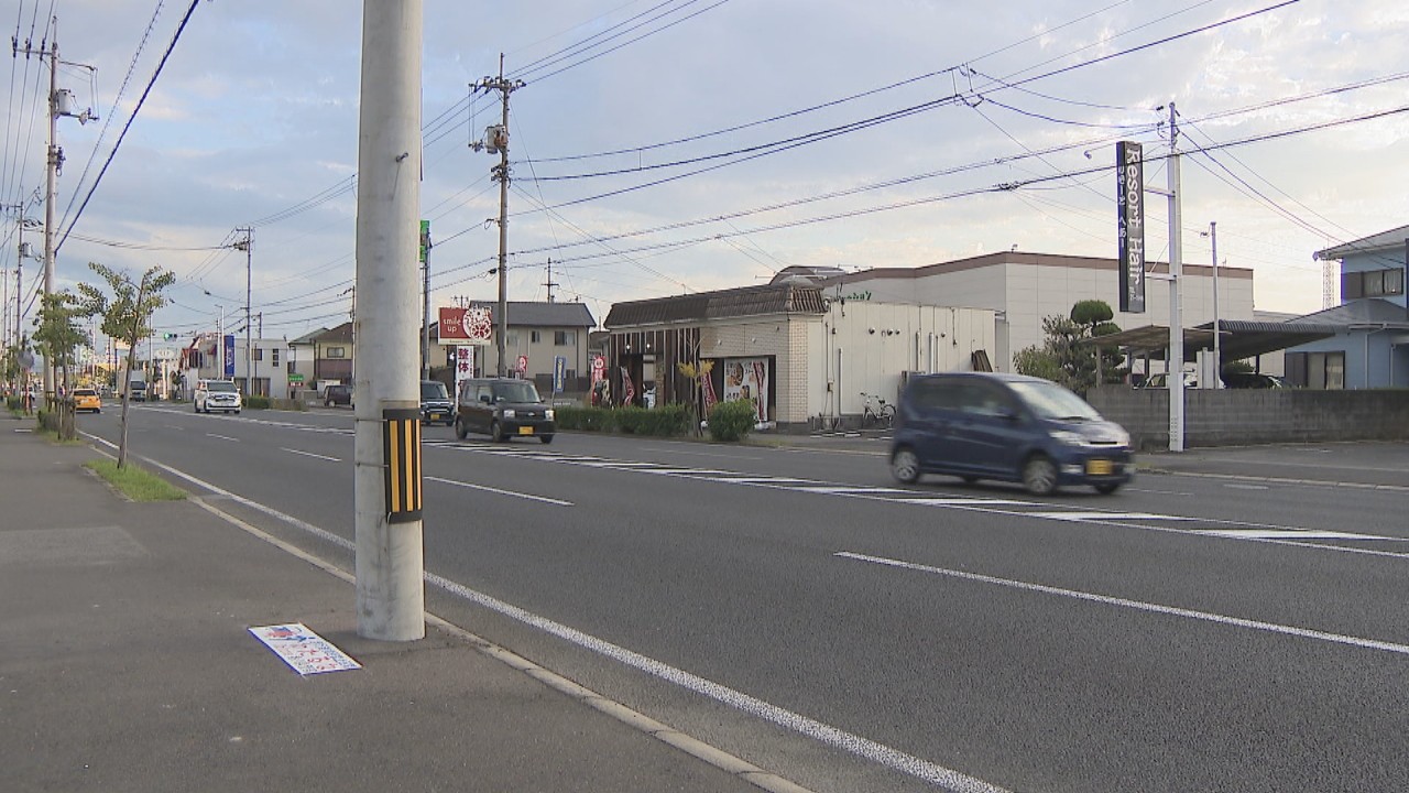 路面表示 わたるなシート 初設置 歩行者の道路横断を抑止 香川 丸亀市 Ksbニュース Ksb瀬戸内海放送