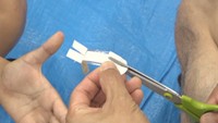 剝がれにくい「ばんそうこう」の貼り方を学ぶ