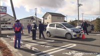 アクセルとブレーキを踏み間違え車の外に投げ出されたか　高齢女性が死亡　宮城・大崎市