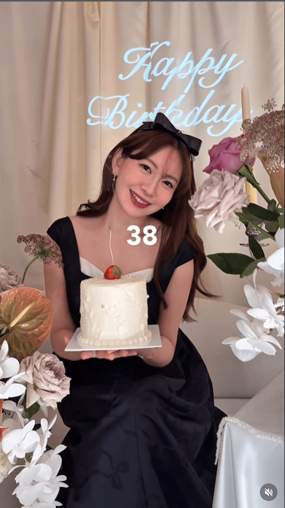 小嶋陽菜のインスタグラム（＠nyanchan22）より