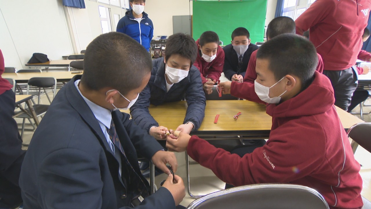 筋力が低下していく難病を抱えた高校球児の 特別なグラブ が完成 高校生と職人が開発 感動がいっぱい詰まっている 岡山 Ksbニュース Ksb瀬戸内海放送