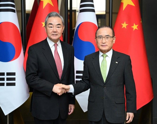 South Korea backs Trump bid to revive North Korea talks