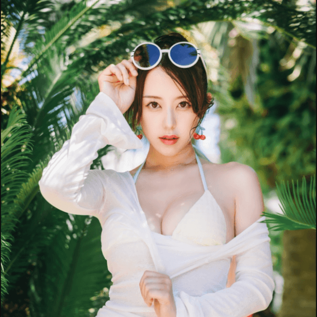 「FLASH」（26年7月28日発売号）に登場した音羽美奈のオフショット　本人のX（@mina_pochico）より