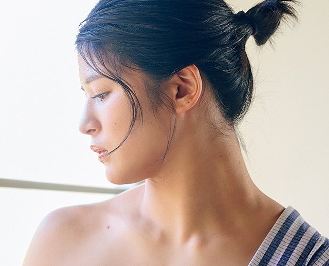 山岡聖怜（撮影／鈴木大喜　ヘアメイク／塩田結香（JULLY）　スタイリング／米丸友子）