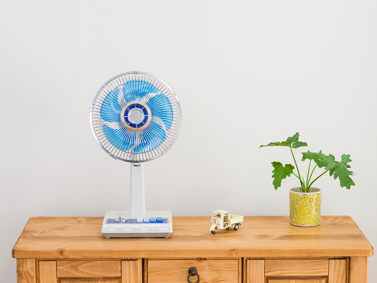 ★　昭和の扇風機　　～風と共に飾る楽しさ～の昭和の形がいい♪ ☆ 昭和の扇風機 ～風と共に飾る楽しさ～～の昭和の形がいい♪